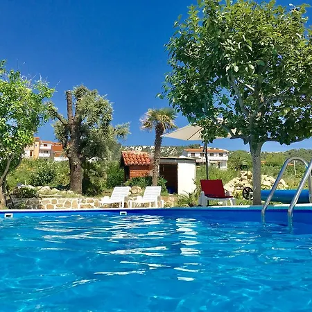 Guest house Classic Keko Rab 3*